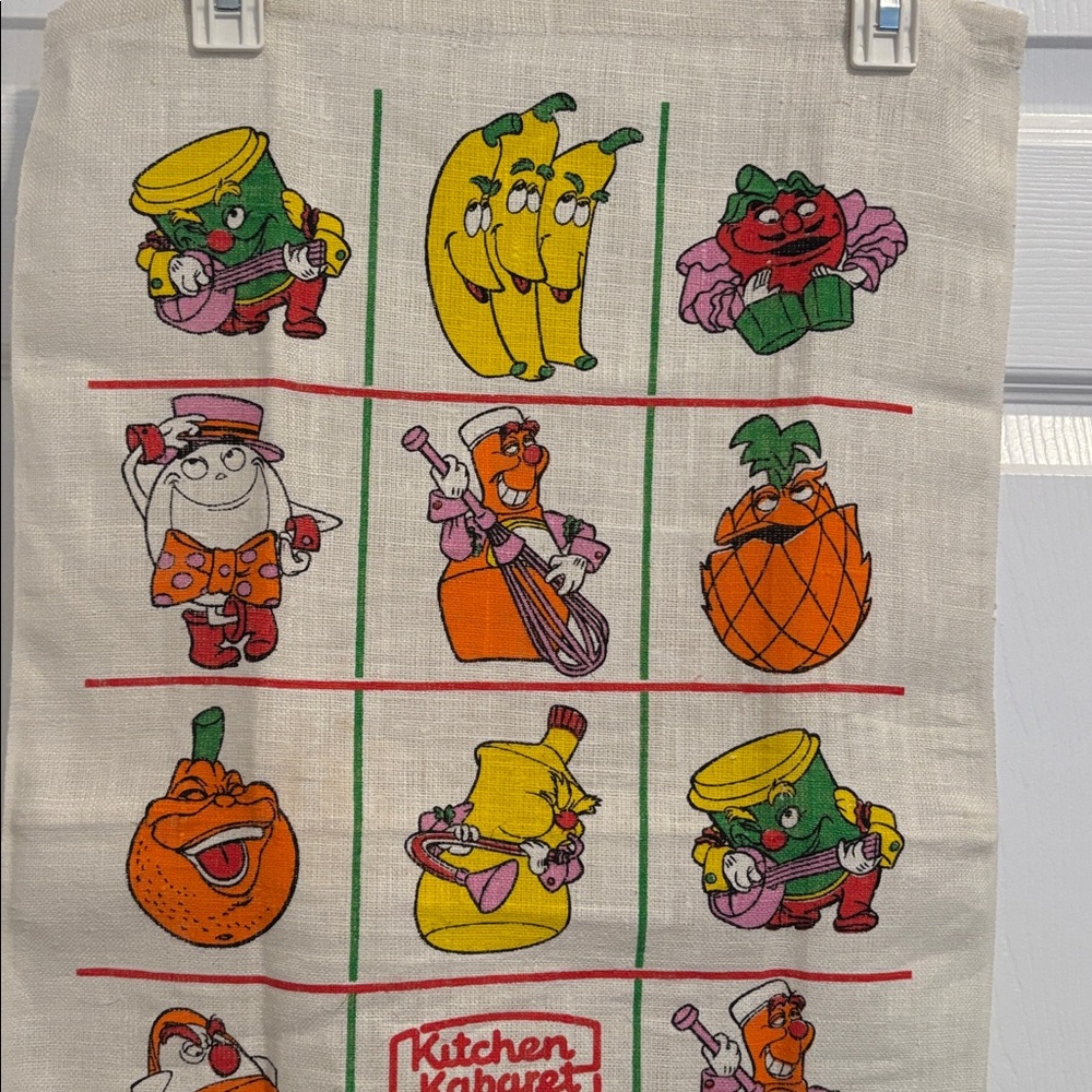 Epcot Center Kitchen Kabaret Towel, vintage 1982 - Picture 3 of 5
